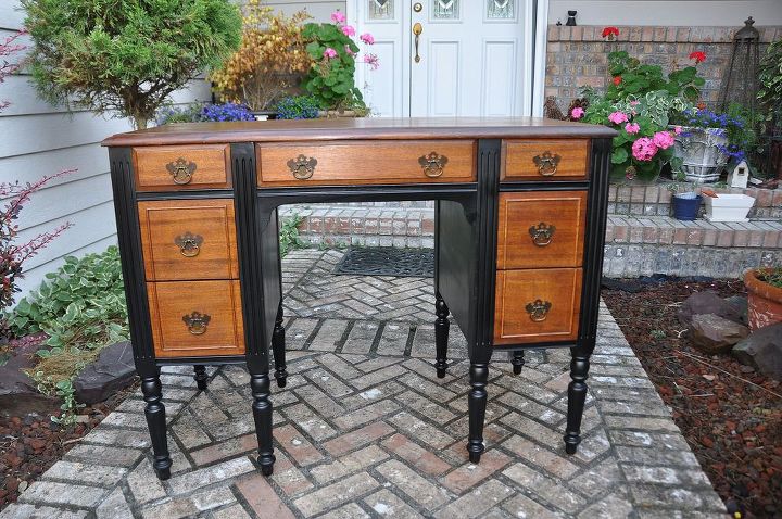 sad to sophisticated desk, chalk paint, painted furniture, shabby chic, Stained parts were waxed at the end to give it a shine and to protect the wood