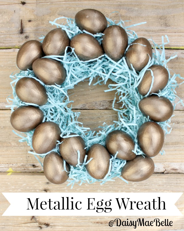 corona metalica de huevos de pascua
