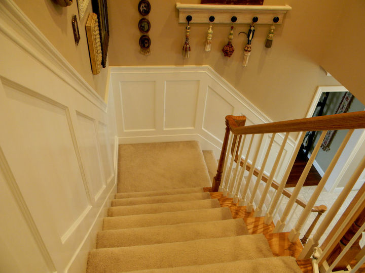 my stairwell with painted scallops and new wainscoting, painting, woodworking projects, My stairwell new wainscoting