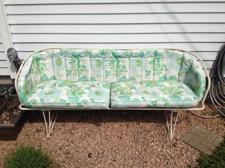 q ideas for this vintage outdoor couch, outdoor furniture, painted furniture, repurposing upcycling