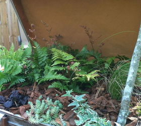 suitcase planter, flowers, gardening, repurposing upcycling