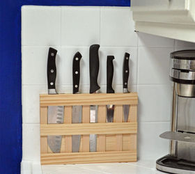 DIY Estante de madera para cuchillos montado en la pared para ahorrar espacio en una cocina pequeña