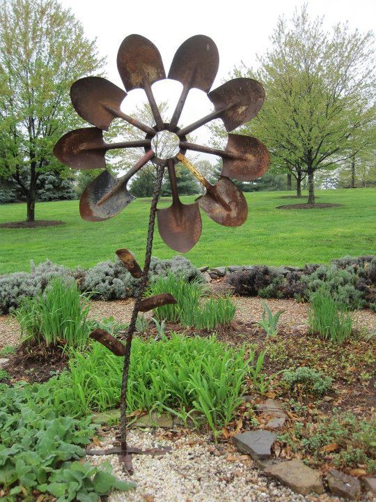 garden decor and fun in the garden, home decor, outdoor living, More uses for those old shovel heads I have three so I guess I best get digging or shopping heheh