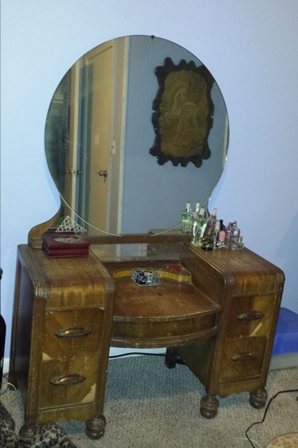 staining wood vanity vintage renew, painted furniture