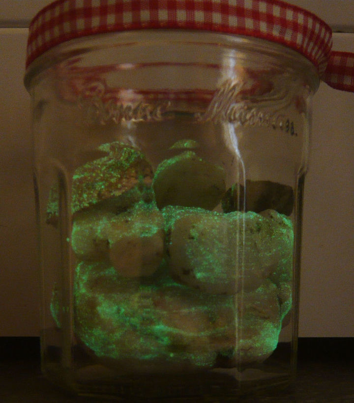 diy glow in the dark pebbles in a jar