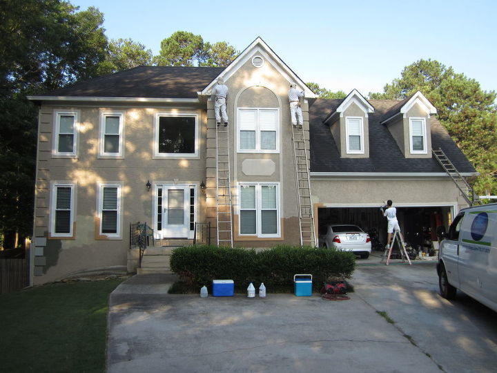 stucco color combo, curb appeal, garage doors, garages, painting, Before white cream neutrals