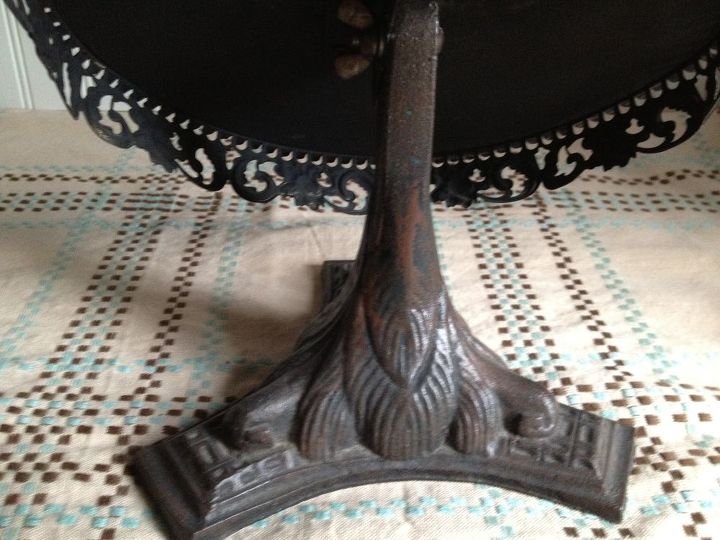 q any idea what this metal base is from, painted furniture, Would love to know what the base is from