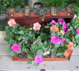 flower purse, flowers, gardening, repurposing upcycling, Flower purse