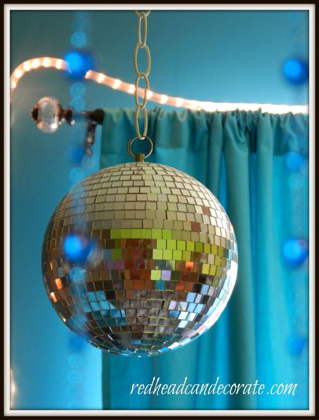 tween bedroom ideas, bedroom ideas, home decor, painting, Have you ever spun a disco ball in the dark and had your little ones shine a flash light on it It helps them get sleepy