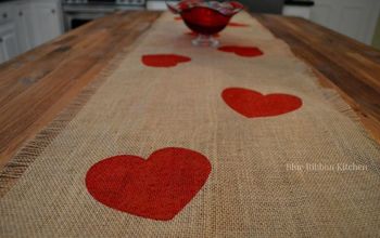 Table quilted runners runner patterns pattern topper Make a No-Sew Metallic Table Runner | Hometalk