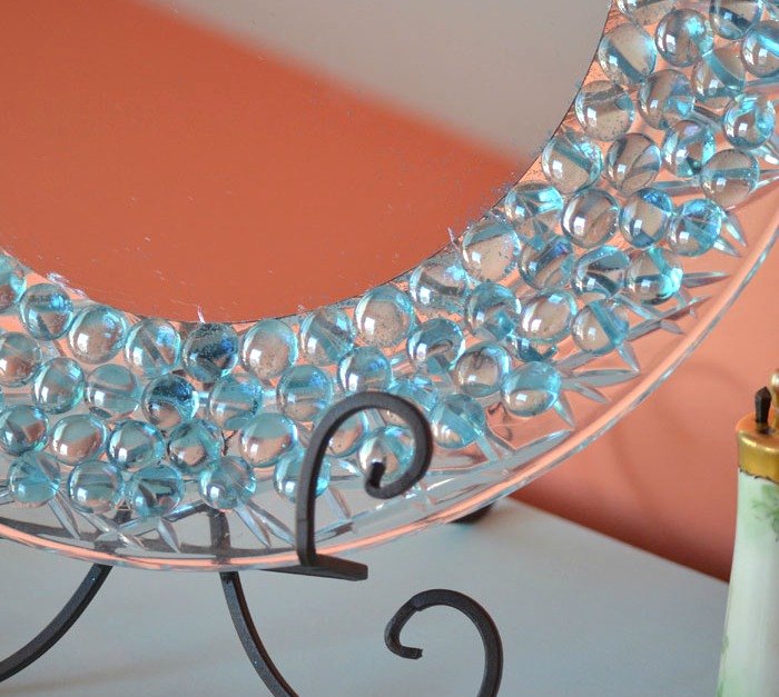 16 stunning ideas for your dollar store gems, Pretty up a cheapo mirror