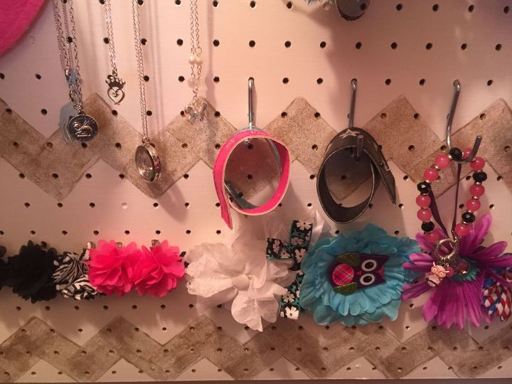 jewelry hair accessory pegboard storage, bedroom ideas, organizing, storage ideas