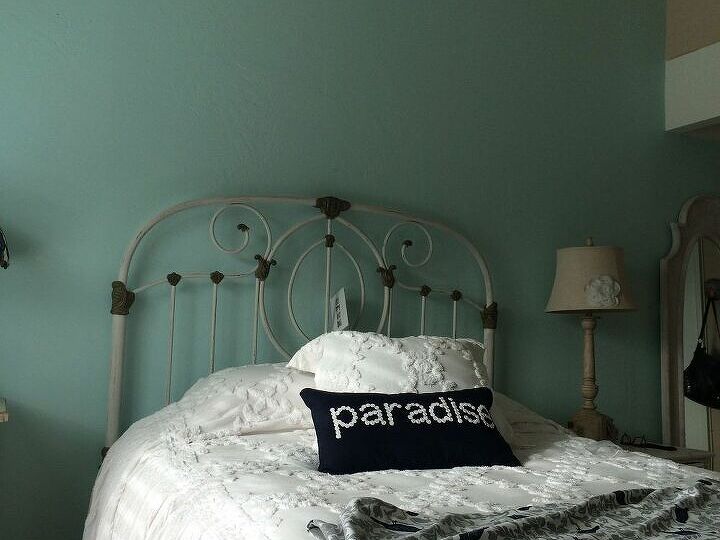 q decor for bedding with a vintageheadboard, bedroom ideas, shabby chic