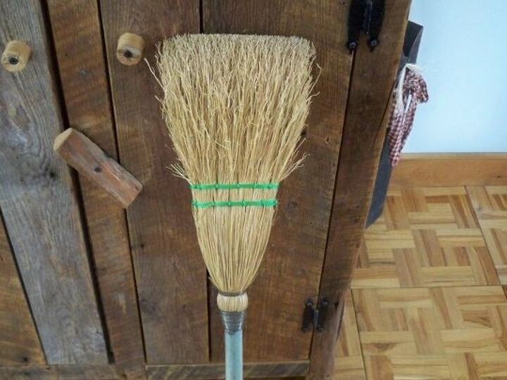 q corn broom, cleaning tips, house cleaning