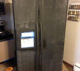 i painted my refrigerator with chalkboard paint, appliances, chalk paint, chalkboard paint, painting, 2 coats of magnetic primer allows you to still stick magnets to the fridge