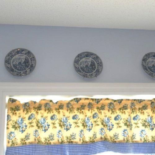 decorating with plates a budget friendly way to spruce up a room, home decor, repurposing upcycling, Decorating With Plates