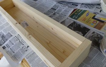 DIY Wood and Tile Planter Box