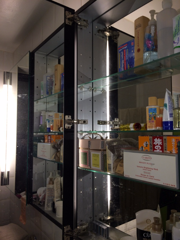 robern medicine cabinet with sagging mirror doors