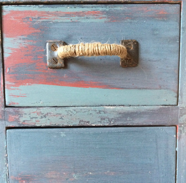 twine wrapped handles an easy update to old hardware, crafts, painted furniture, repurposing upcycling