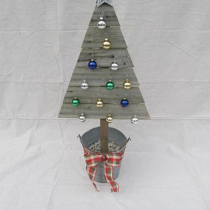 reclaimed fence christmas trees, christmas decorations, crafts, repurposing upcycling, seasonal holiday decor, Great for using on the front porch