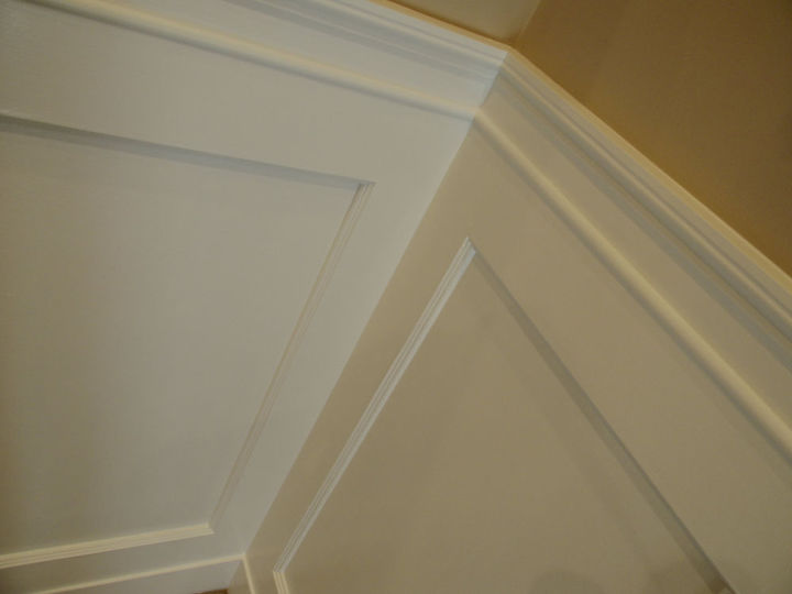 my stairwell with painted scallops and new wainscoting, painting, woodworking projects, A close up of the wainscoting