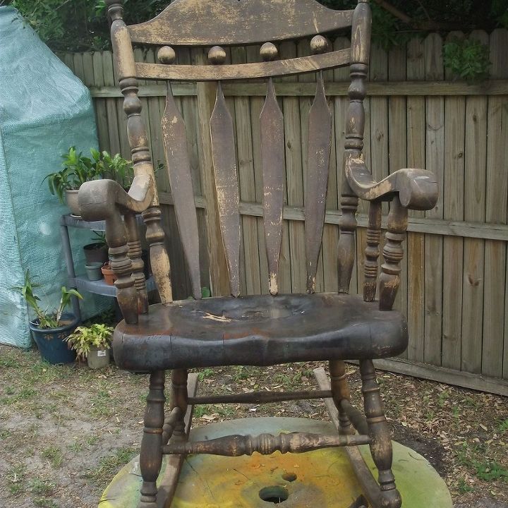 q old rocking chair, painted furniture, This is how it looked at first