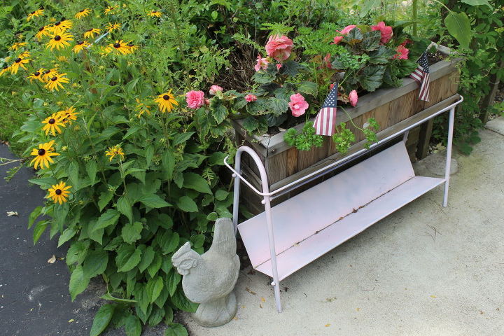 gardening repurposed record stand, flowers, gardening, repurposing upcycling