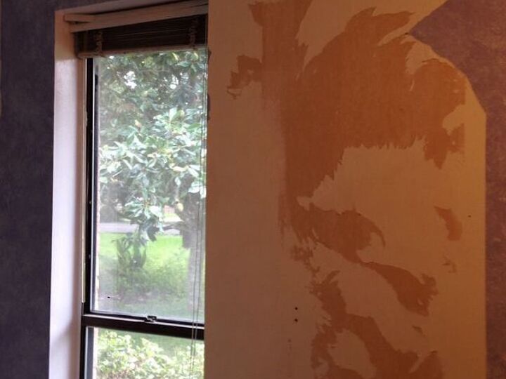 wallpaper removal tips help, home maintenance repairs, wall decor, Under 3 layers of wallpaper