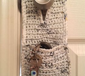 what can you do with plastic bags make a tote bag or purse, Plarn doorknob organizer