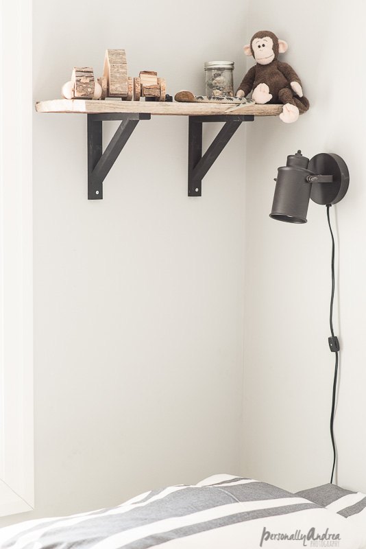 rustic modern display shelf, bedroom ideas, rustic furniture, shelving ideas, wall decor
