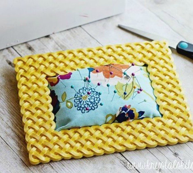 s 23 awesome things you didn t know you could do with old picture frames, crafts, repurposing upcycling, Craft a standing pin cushion