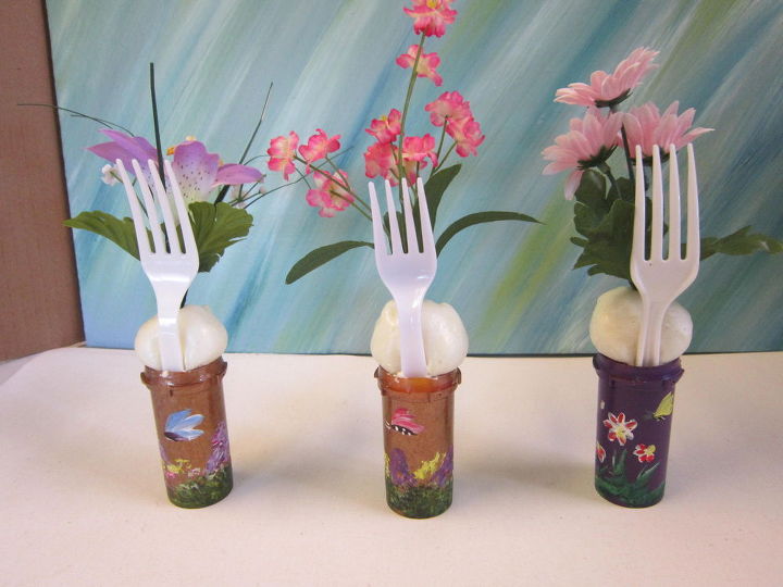 frascos vacos reutilizados para la decoracin de la mesa