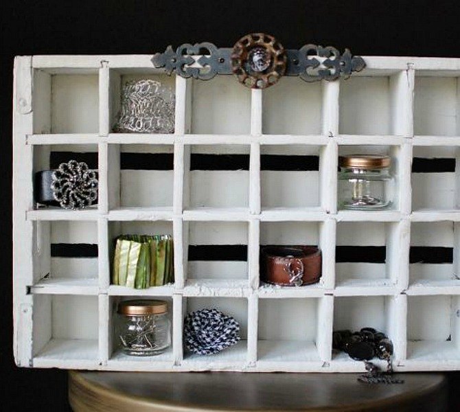11 piezas de basura del garaje para reutilizar en tu casa, Organizador de joyas en caja de refrescos