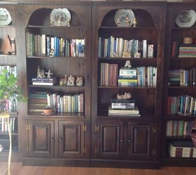 bookcase makeover with chalk paint, BEFORE DARK AND DRAB BOOKCASE