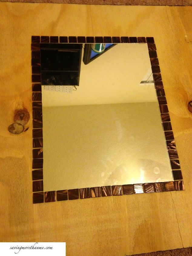 un espejo de mosaico de bricolaje que solo parece caro, El segundo paso