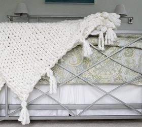 a thick cozy chunky diy blanket in one day, crafts