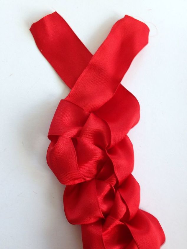 heart shaped ribbon lei wreath, crafts, seasonal holiday decor, valentines day ideas, wreaths