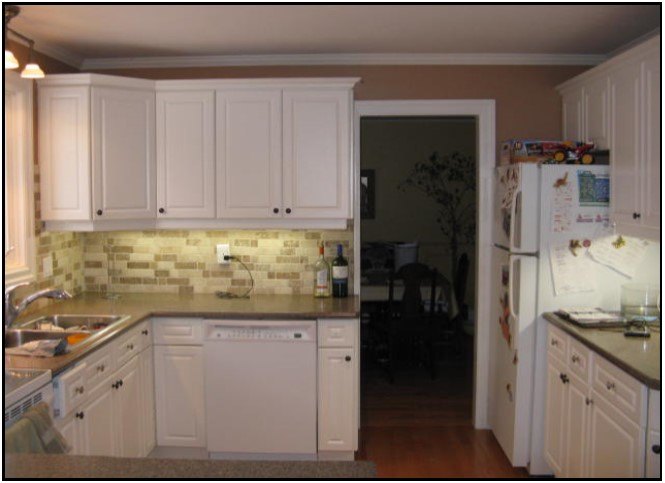 q should i paint my dated kitchen backsplash to flip my house, interior home painting, kitchen backsplash, kitchen design, painting, Current picture of my kitchen