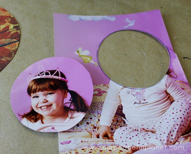 pretty photo stand from old cd dvd binder clips, crafts, repurposing upcycling