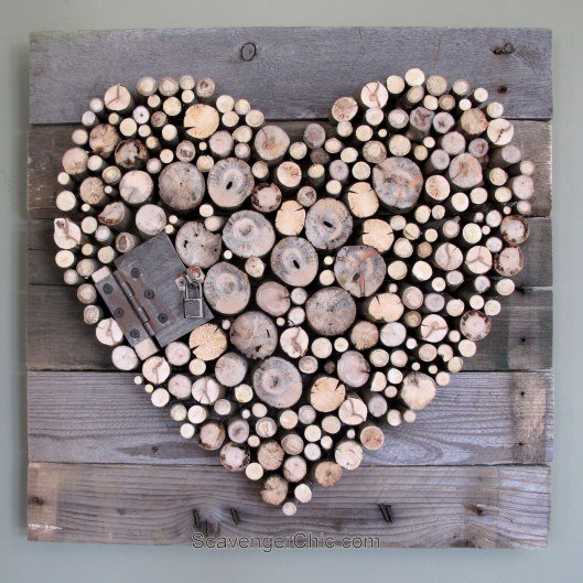 corazon de san valentin de madera de palet y palos