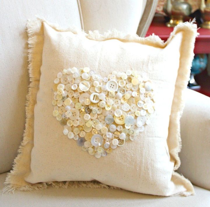 button heart pillow for valentines day, crafts, seasonal holiday decor, valentines day ideas