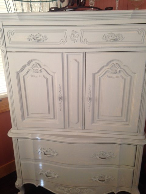 como bajar el tono del blanco, 2 capas de chalk paint blanco