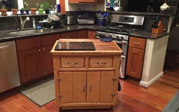 A Little and Thrifty Kitchen Island on Wheels