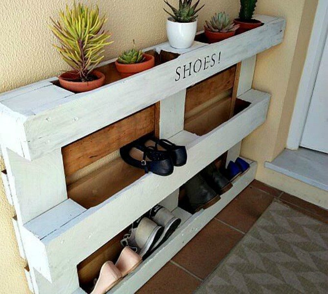 18 incredibly easy ways to use the entire pallet, Put one by a wall for instant shoe storage
