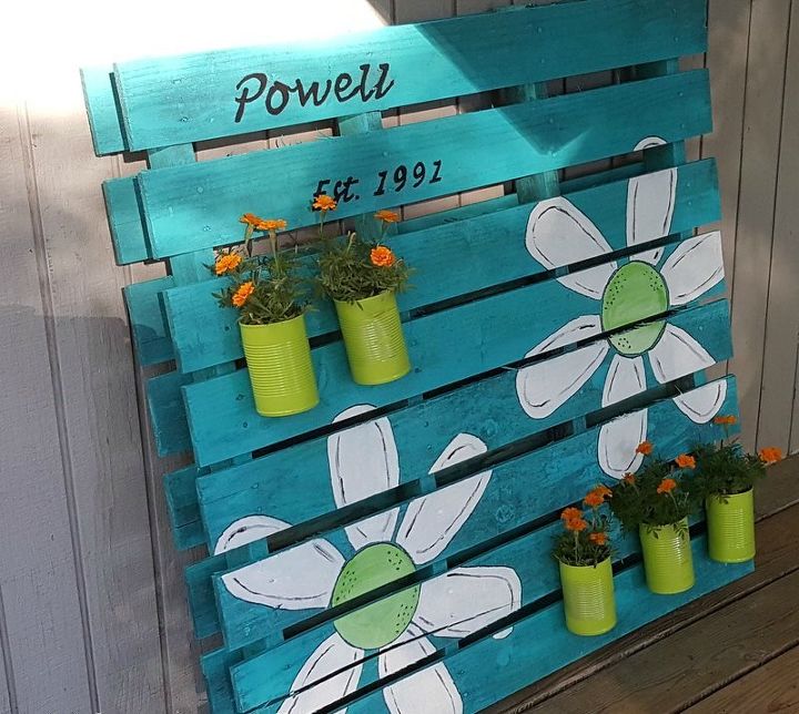 18 incredibly easy ways to use the entire pallet, Make standing planter art