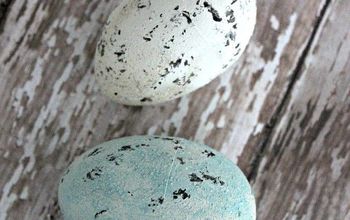 Painted Plastic Easter Eggs #diylikeaboss