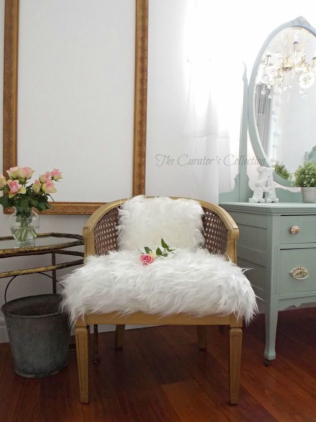 uma cadeira furlicious boudoir
