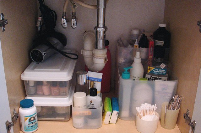 5 easy tips to declutter your bathroom, bathroom ideas, cleaning tips, organizing, Flickr laura catano