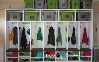 DIY Garage Mudroom Lockers With Lots of Storage #garageorganization