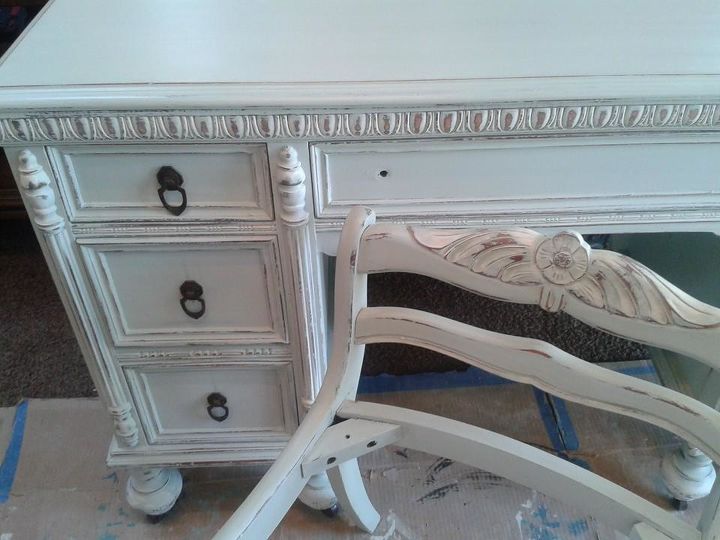 garbage find turned into a vanity for my daughter, painted furniture